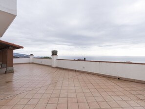Wolke, Wasser, Himmel, Holz, Fussboden, Horizont, Flooring, Verbundwerkstoff, Ruhe, Dach