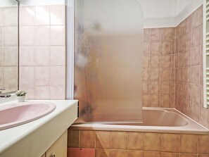 Marron, Baignoire, Luminaire Plomberie, Propriété, Blanc, Robinet, Bâtiment, Salle De Bains, Rectangle
