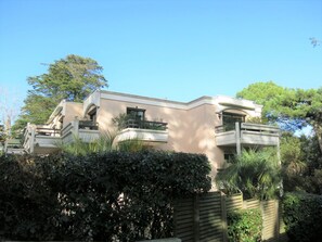 Ciel, Plante, Bâtiment, Fenêtre, Arbre, Maison, Zone Résidentielle, Chalet, Paysage, Arbuste