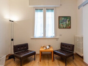 Möbel, Eigentum, Fenster, Tabelle, Gebäude, Holz, Interior Design, Flooring, Wohnzimmer