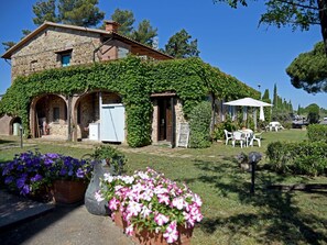 Nuage, Ciel, Vaisselle, Table, Propriété, Meubles, Montagne, Aliments, Vaisselle, Drinkware