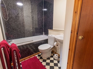 Spiegel, Armatur, Eigentum, Zapfhahn, Sinken, Badezimmer, Gebäude, Lila, Bad Sink, Interior Design