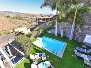 Plant, Property, Furniture, Building, Sky, Swimming Pool, Table, Water, Nature, Azure