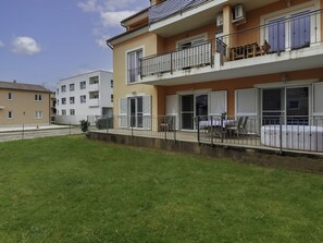 Building, Property, Sky, Window, Cloud, Porch, Land Lot, Urban Design, Residential Area, Real Estate