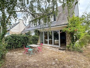 Domicile, Arbuste, Maison, Zone Résidentielle, Chalet, Jardin, Biens, Allée, Cour, Aménagement Paysager