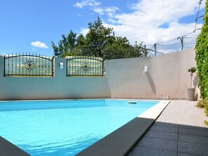 Plant, Water, Sky, Cloud, Building, Property, Swimming Pool, Azure, Shade, House