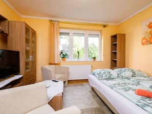 Window, Comfort, Lighting, Architecture, Building, Flooring, Shade, Interior Design, Floor, Living Room