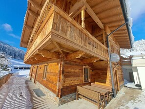 Ciel, Bâtiment, Bois, Nuage, Chalet, Siding, Immobilier, Façade, Toit, Arbre