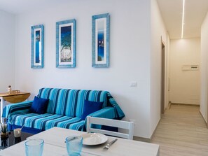 Interior Design, Flooring, Fussboden, Möbel, Holz, Decke, Wohnung, Zimmer, Zuhause, Wohnzimmer
