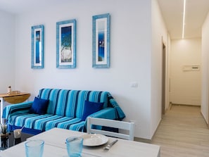 Interior Design, Flooring, Fussboden, Möbel, Holz, Decke, Wohnung, Zimmer, Zuhause, Wohnzimmer