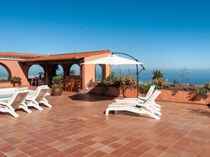 Sky, Furniture, Plant, Property, Swimming Pool, Sunlounger, Outdoor Furniture, Seaside Resort, Building, Chair