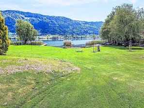 Grass, Natural Landscape, Grassland, Landscape, Land Lot, Bank, Lawn, Plain, Meadow, Groundcover