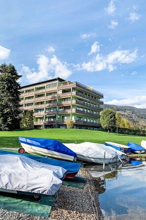 Building, Apartment, Residential Area, Condominium, Reservoir, Loch, Hotel, Resort Town