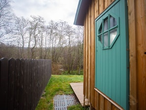 Tabelle, Himmel, Möbel, Eigentum, Pflanze, Stuhl, Tisch Im Freien, Gartenmöbel, Geschirr, Gebäude