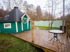 Tabelle, Himmel, Möbel, Eigentum, Pflanze, Stuhl, Tisch Im Freien, Gartenmöbel, Geschirr, Gebäude