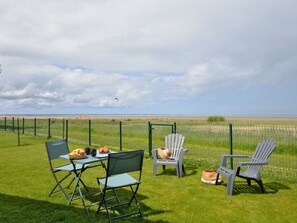 Nuage, Ciel, Meubles, Plante, Chaise, Paysage Naturel, Ombre, Mobilier De Jardin, Loisir, Herbe