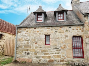 Nuage, Plante, Fenêtre, Ciel, Bâtiment, Maison, Bois, Brique, Chalet, Brickwork