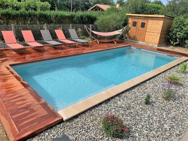 Water, Property, Plant, Building, Rectangle, Swimming Pool, Grass, Wood, Shade, Line