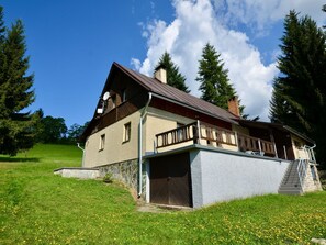 Nuage, Ciel, Plante, Bâtiment, Fenêtre, Arbre, Maison, Paysage Naturel, Lot Terre, Chalet