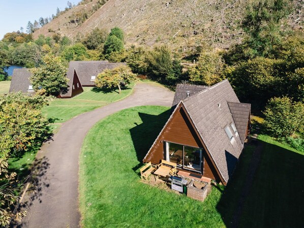 Plante, Bâtiment, Paysage Naturel, Maison, Végétation, Montagnes, Lot Terre, Chalet, Herbe, Fenêtre