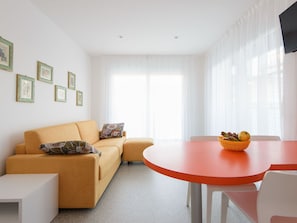 Möbel, Interior Design, Wand, Flooring, Fussboden, Holz, Zimmer, Couch, Decke, Wohnzimmer