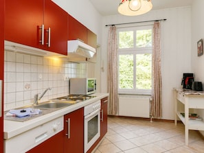 Cabinetry, Ăvier, Comptoir, PropriĂ©tĂ©, Evier, Meubles, Bois, Ăclairage, Design IntĂ©rieur, Cuisine
