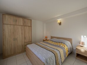 Ciel, Bâtiment, Neige, Pente, Arbre, Maison, Bois, Plante, Gelé, Chaîne De Montagnes