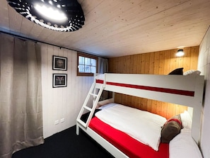 Gebäude, Möbel, Licht, Komfort, Kissen, Beleuchtung, Interior Design, Holz, Bettrahmen, Fussboden