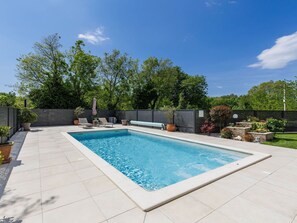 Blue, Swimming Pool, Composite Material, Garden, Concrete, Tile, Landscaping, Leisure, Flagstone, Backyard