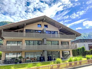 Nuage, Plante, Ciel, Fenêtre, Bâtiment, Lot Terre, Bois, Herbe, Siding, Zone Rurale