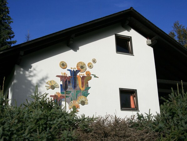 Himmel, Pflanze, Gebäude, Fenster, Baum, Schwimmbad, Haus, Wohngebiet, Freizeit, Urban Design