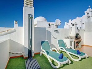 Ciel, Plante, Bâtiment, Fenêtre, Arbre, Piscine, Maison, Zone Résidentielle, Loisir, Design Urbain