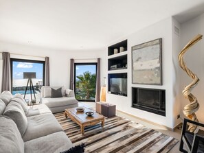 Ciel, Plante, Bâtiment, Fenêtre, Arbre, Piscine, Maison, Zone Résidentielle, Loisir, Design Urbain