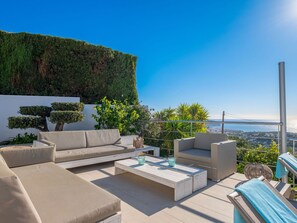 Ciel, Plante, Bâtiment, Fenêtre, Arbre, Piscine, Maison, Zone Résidentielle, Loisir, Design Urbain