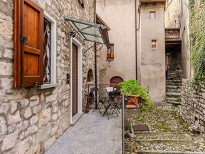 Bâtiment, Ciel, Plante, Propriété, L'Eau, Bleu Azur, Fenêtre, Architecture, Éclairage, Design Intérieur