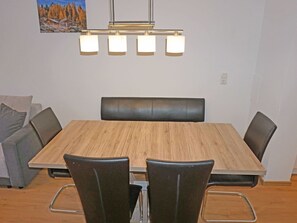 Möbel, Couch, Tabelle, Komfort, Holz, Wohnzimmer, Rechteck, Interior Design, Flooring, Fussboden