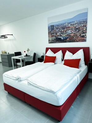 Schlafzimmer (2)