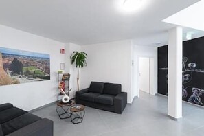 Lobby (1)