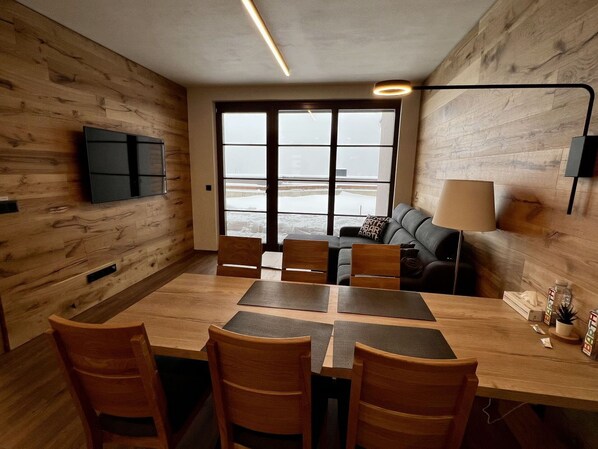 Table, Furniture, Property, Chair, Wood, Interior Design, Building, Floor, Window, Flooring