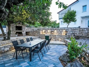 Table, Plant, Property, Furniture, Building, Window, Tree, Chair, Outdoor Furniture, Road Surface