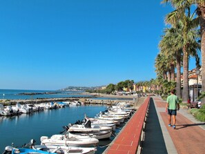 Coast, Coastal And Oceanic Landforms, Sea, Vacation, Boat, Shore, Beach, Ocean