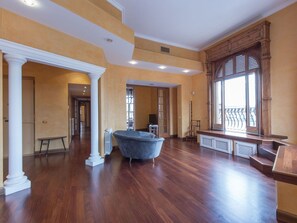 Eigentum, Halle, Holz, Couch, Interior Design, Fenster, Flooring, Wohnzimmer, Fussboden, Gebäude