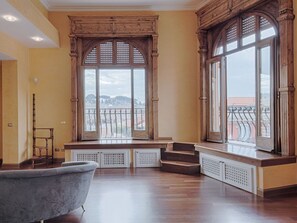 Eigentum, Gebäude, Fenster, Badewanne, Schatten, Holz, Interior Design, Die Architektur, Fussboden
