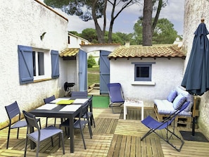 Table, Meubles, Bâtiment, Propriété, Fenêtre, Chaise, Plante, Arbre, Tableau De Plein Air, Design Intérieur