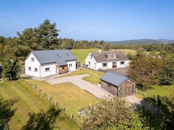 Plant, Building, Sky, Property, Window, Tree, Natural Landscape, House, Highland, Land Lot