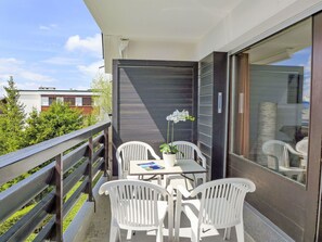 Property, Chair, Building, Porch, Window, Plant, Wood, Shade, Interior Design, Floor