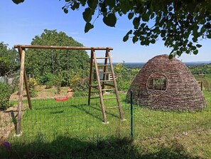 Tabelle, Himmel, Möbel, Stuhl, Azurblau, Interior Design, Die Architektur, Schatten, Geschirr, Gartenmöbel
