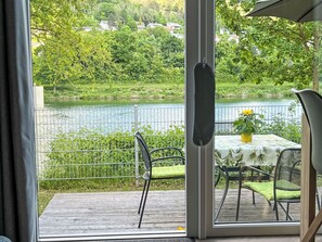 Meubles, Chaise, Verre, Ombre, Mobilier De Jardin, Tableau De Plein Air, Balcon, Plate-Forme, Table Basse, Eco Hôtel