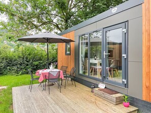 Table, Plante, Propriété, Meubles, Bâtiment, Fenêtre, Ombre, Chaise, Arbre, Design Intérieur