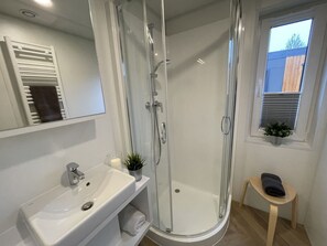 Spiegel, Armatur, Zapfhahn, Eigentum, Pflanze, Sinken, Bad Sink, Badezimmer, Lila, Fenster